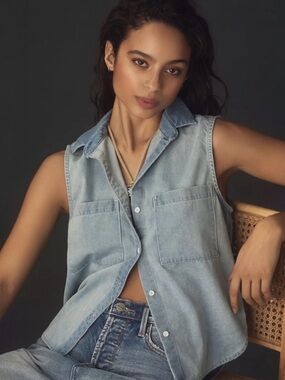 Anthropologie Cloth & Stone Denim Sleeveless Buttondown Shirt in XS Light Blue